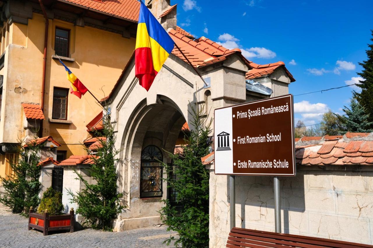 Londof Housing City Center Brasov Apartment Ngoại thất bức ảnh
